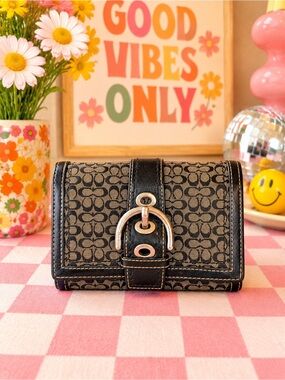 Vintage Y2K Coach Soho Signature Buckle Compact Wallet Black Canvas Leather